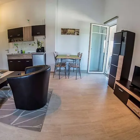 Nikic Apartment *